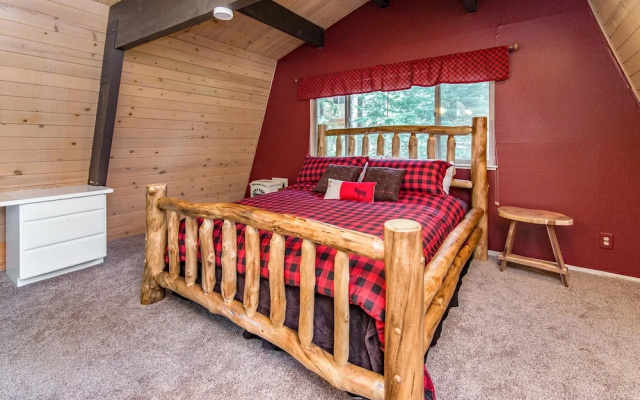 Spacious Wooded Tahoe Cabin by RedAwning