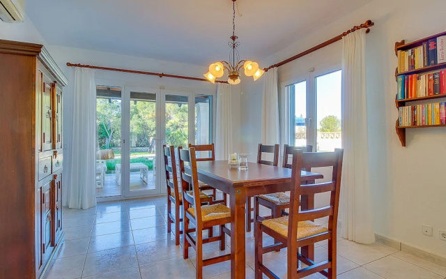 Cozy Holiday Home in Cala Murada With Swimming Pool