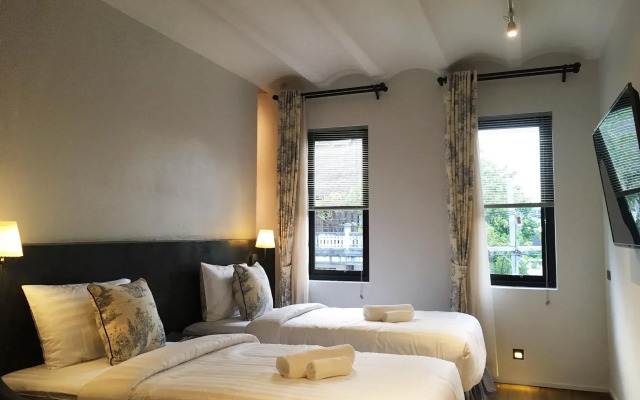 Hotel Noir