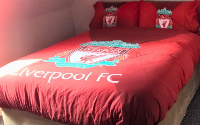 The Red Lounge House - sleeps 14