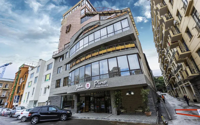 Pino Vere Palace Hotel