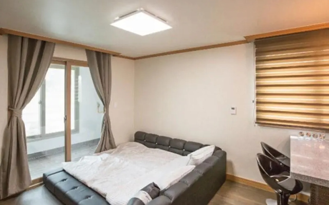 Ulsan Ghanjeolgot Suhocheonsa Pension