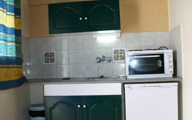 Kleoni Club Hotel & Apartments