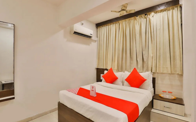 OYO 13141 Aniket Inn