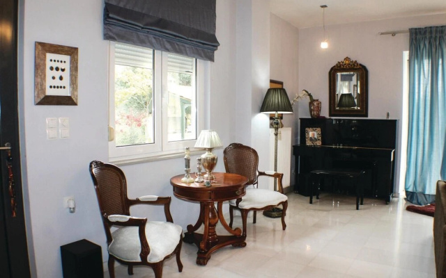 Nice Home in Mikra Mantineia With Wifi and 4 Bedrooms