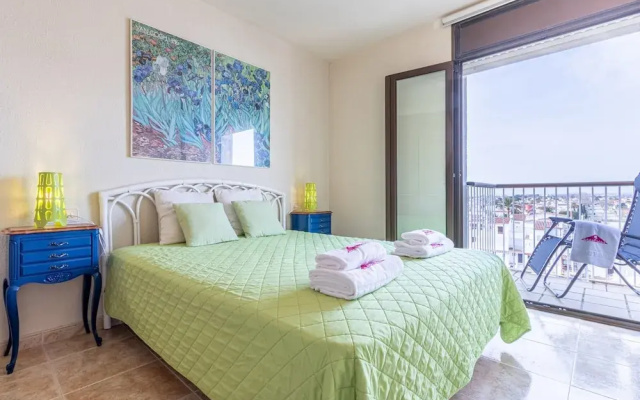 Apartment in Empuriabrava With Sea Views