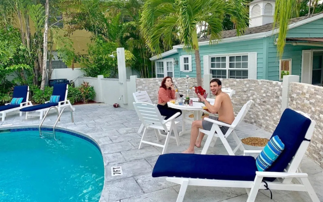 Saratoga Frank`s Key West Experience