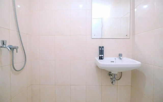Nice And Comfy Studio At Springlake Summarecon Bekasi Apartment