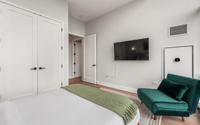 Group Escape 2 Luxury 3BR Penthouses