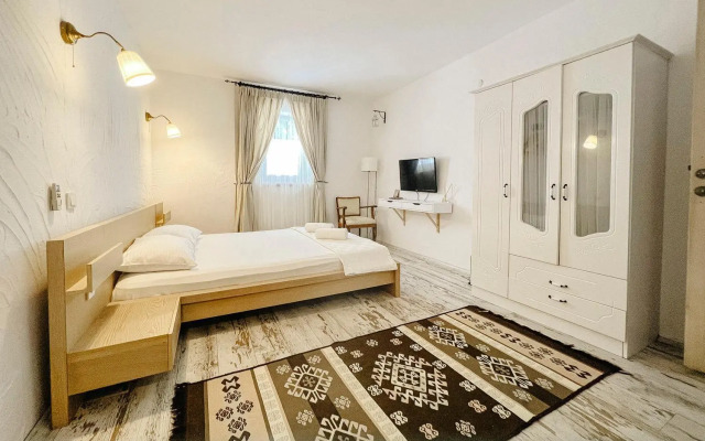 Tarcin Alacati Otel