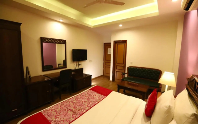 Hotel Ambica Palace