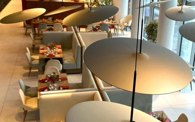 Life Hotel