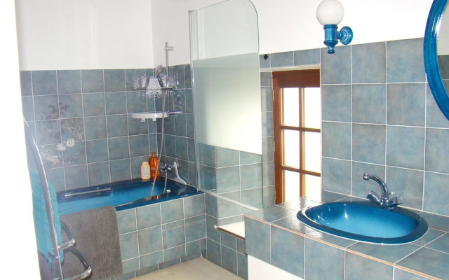 House With 4 Bedrooms in Sougéal, With Furnished Garden