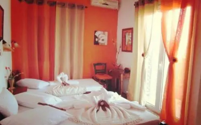 Violetta Rooms
