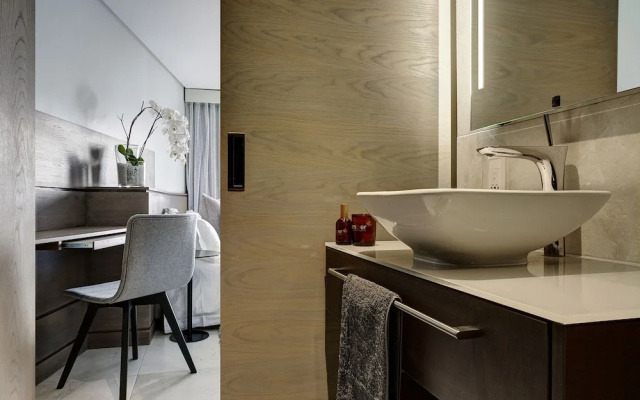 CB-ONE Luxury Stay
