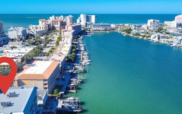 Waterfront -3BR - 2Kings -Pool Balcony - Beach