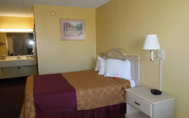 Super 8 Beachwood