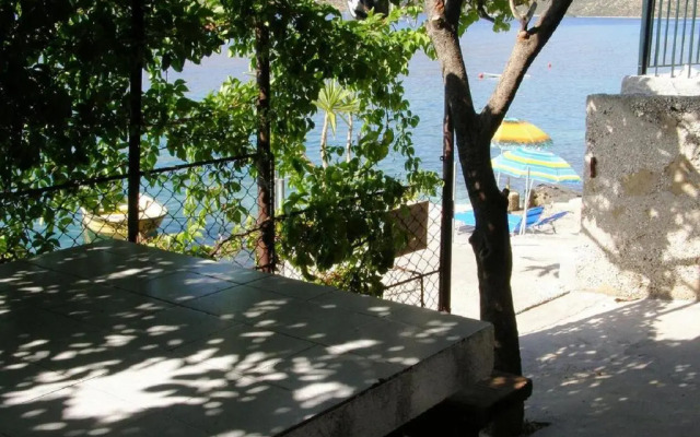 Apartment Kira - 20m from beach