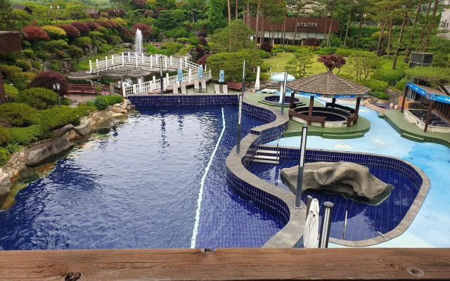 Chereville Spa Tourist Hotel