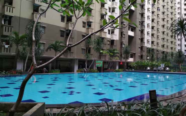 Parquette 2BR Gateway Ahmad Yani Cicadas Apartment By Travelio