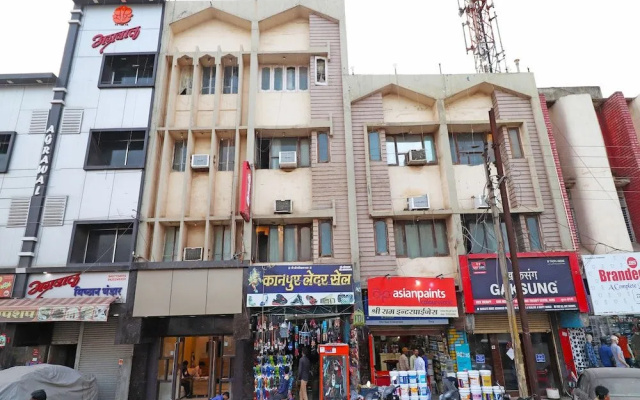 OYO 29345 Hotel Samrat