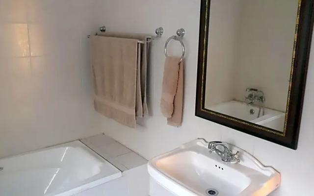 Albatross Bed And Breakfast
