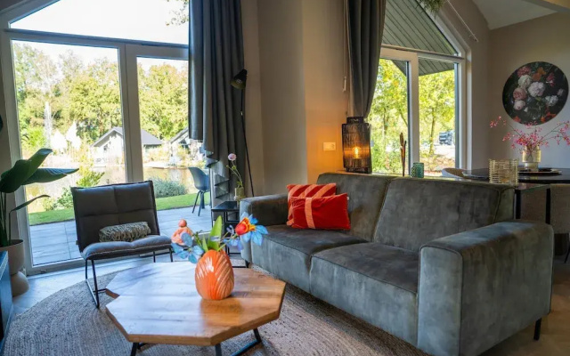 Eco Villa in Latour by Scenic Pond