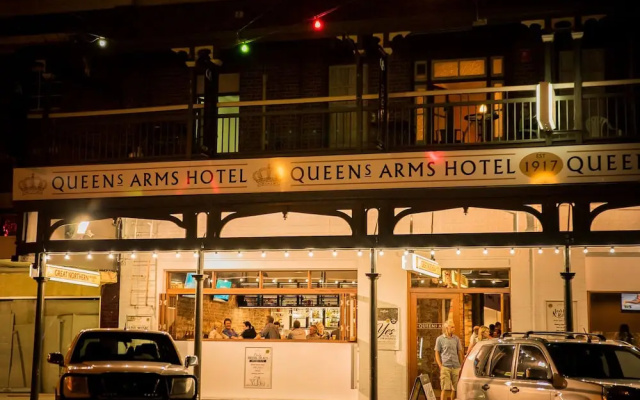 Queens Arms Hotel
