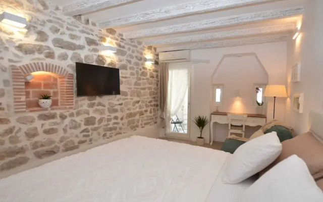 Chic and Stylish Old Town Rovinj Apartment