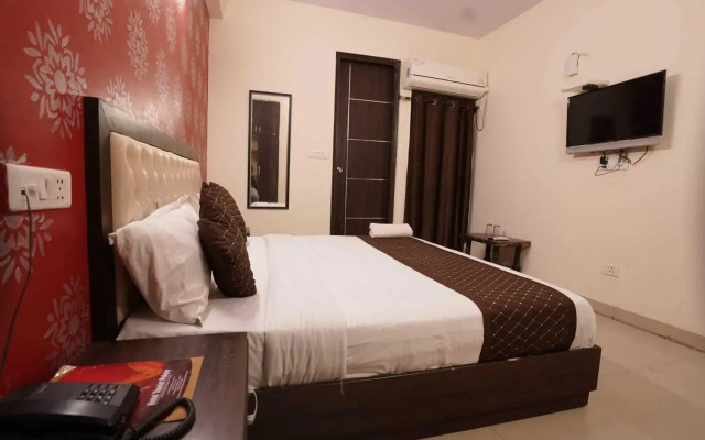 OYO 91616 Hotel Tourist Plaza