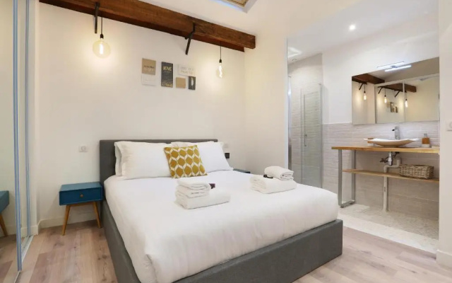 Pick A Flat's Upper Marais Apartments- Rue du Faubourg Saint-Martin