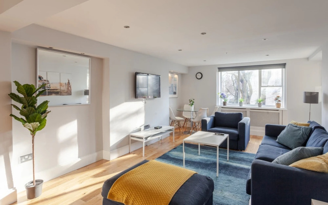 3 Bedrooms  Apartment  Central London