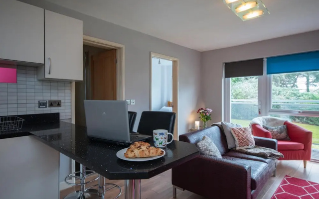 Fairwinds in Poole With 2 Bedrooms and 1 Bathrooms