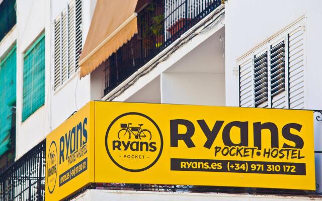 Ryans Pocket Hostel вид на фасад