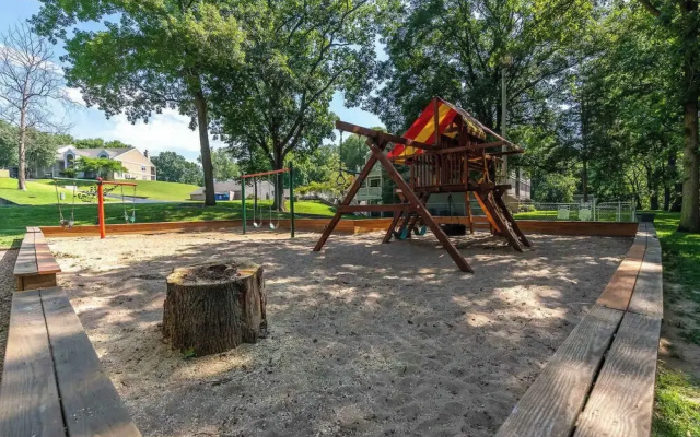 Fairway Retreat for 6 – Walk-in and Pet Friendly