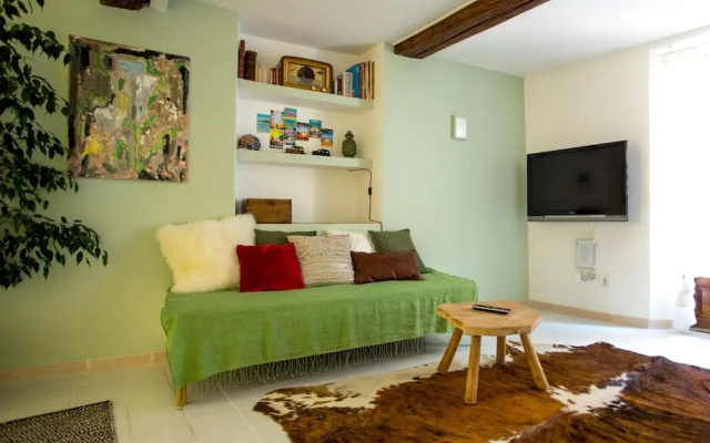 Nasri Sabra - Temple Apartment 0