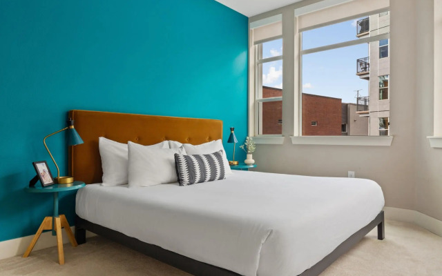Denver | Upscale 2BD/2BA Riverfront Apartment