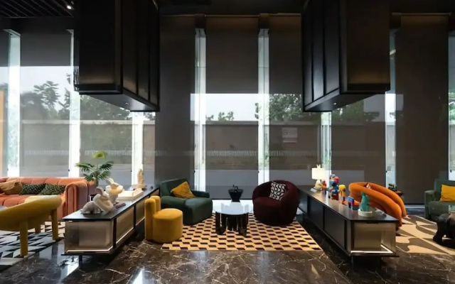 Premium Collins Boulevard Near Airport