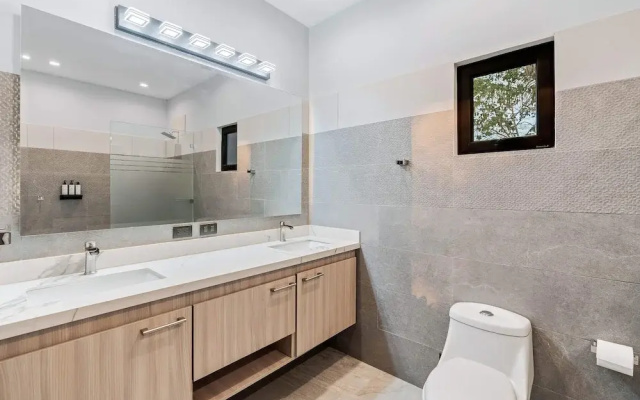Brand-New 6BD Giant with Private Pool by SPCR