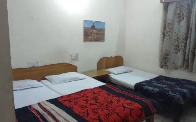 Hotel Yogi Lodge