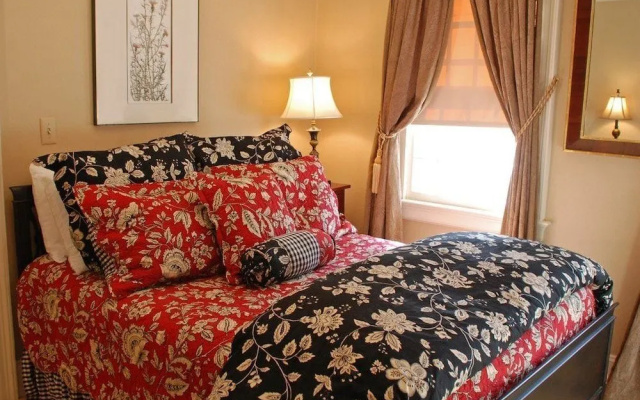Bee and Thistle Inn