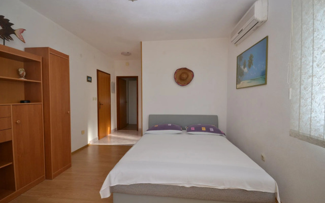 Apartment Suzane - terrace and sea view A-Doris Postira, Island Brac