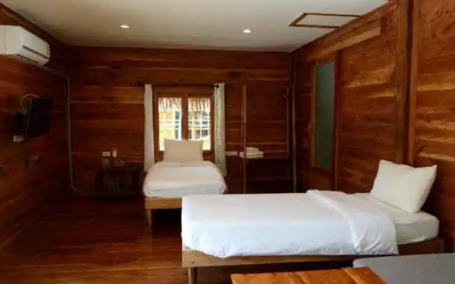 Baan​ Tonlamphu​ Pakpra