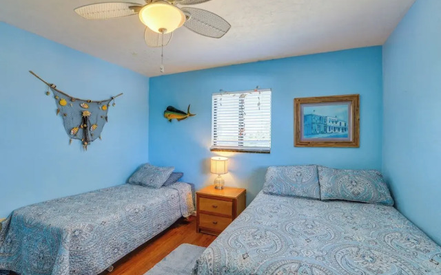 Waterfront Duplex w/ Dock & Views: Near Town!
