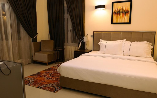Golden Alpine Hotel & Resort