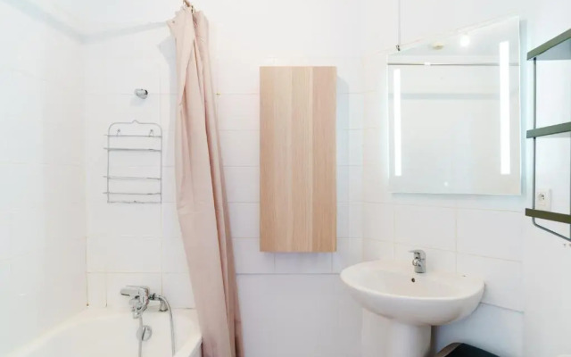 FR25 GRUISSAN Plage des Chalets studio mezzanine Vue mer