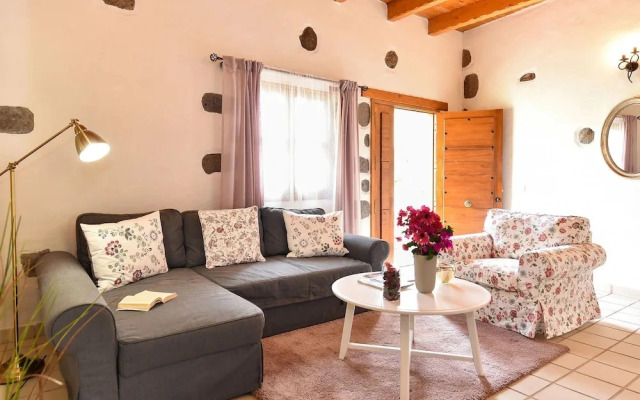 Luxurious Villa in Las Palmas With Swimming Pool
