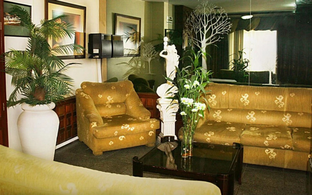 Oro Hotel