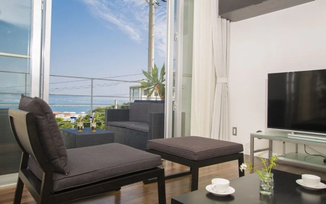 Resort House Plus-One