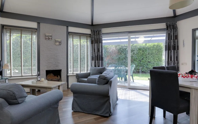 Cozy Bungalow in Harderwijk With a Shared Pool